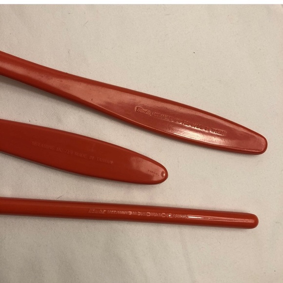 Machi Melamine Red Serving Utensils - Set of 3 - Picture 7 of 9